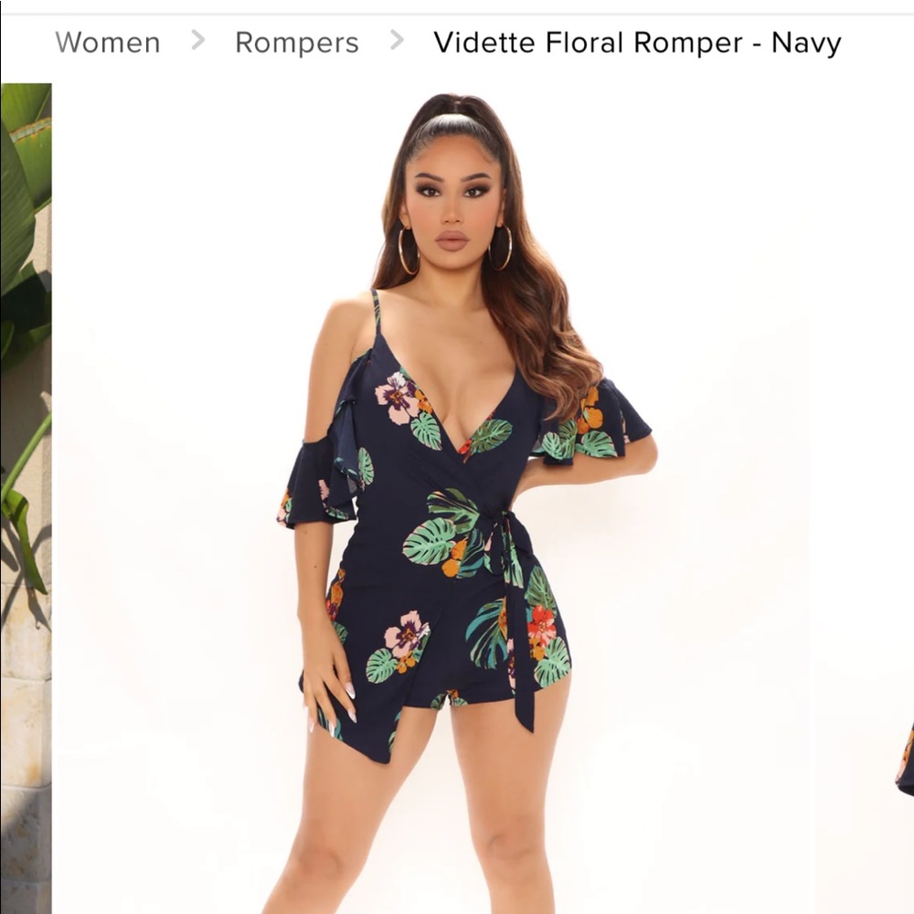 NWT Fashion Nova Vidette Floral Wrap Romper Size Med